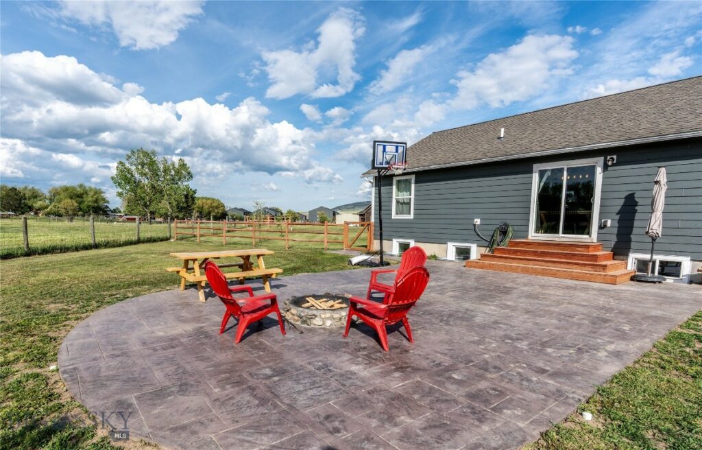 3 Steinway, Livingston MT 59047