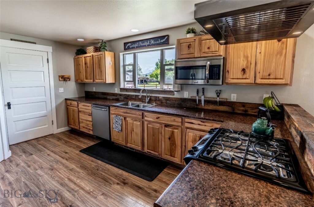 3 Steinway, Livingston MT 59047