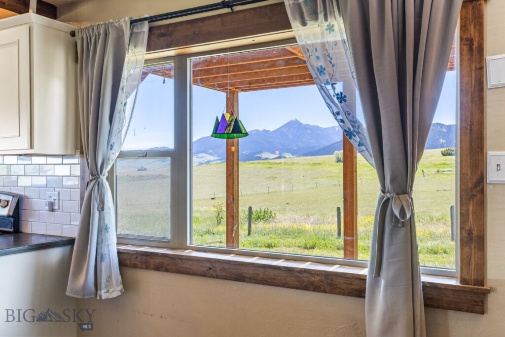 30 Wineglass Loop N, Livingston MT 59047