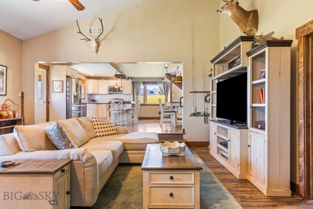 30 Wineglass Loop N, Livingston MT 59047