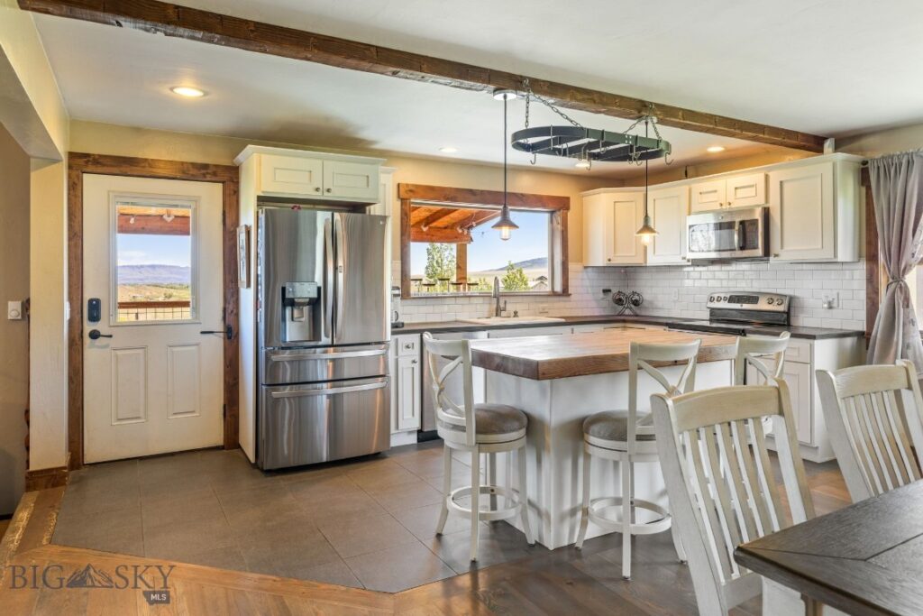 30 Wineglass Loop N, Livingston MT 59047