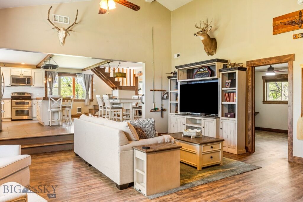 30 Wineglass Loop N, Livingston MT 59047