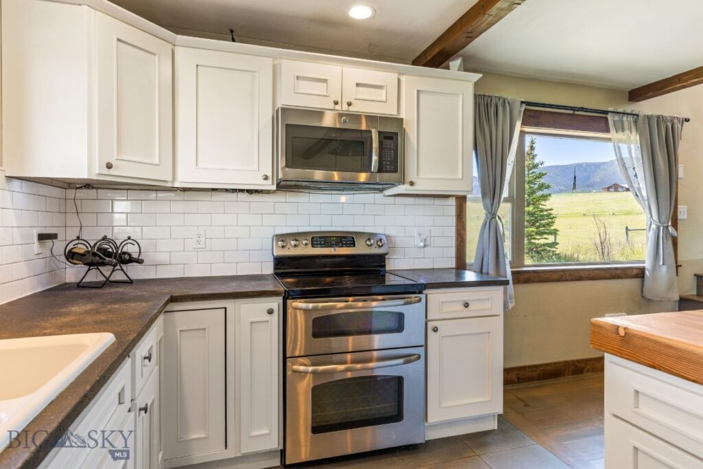 30 Wineglass Loop N, Livingston MT 59047
