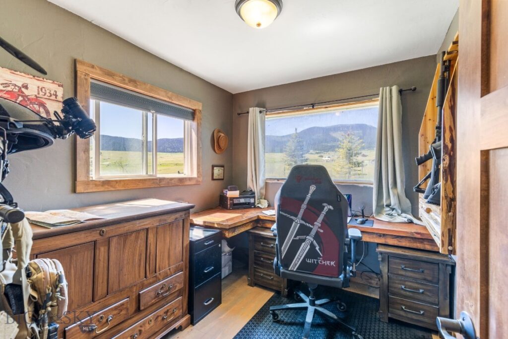 30 Wineglass Loop N, Livingston MT 59047