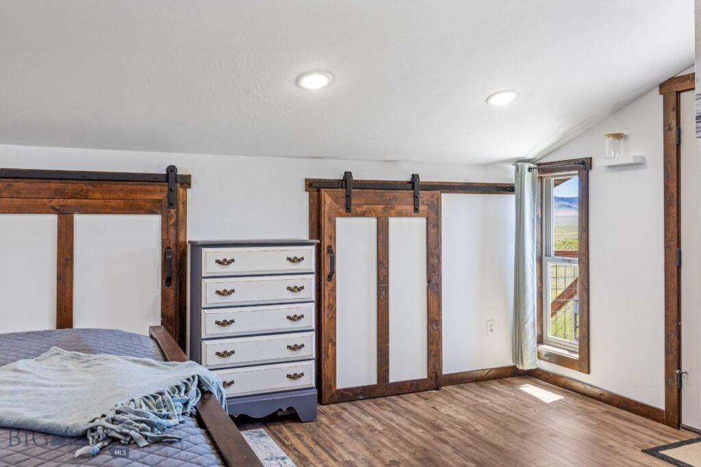 30 Wineglass Loop N, Livingston MT 59047