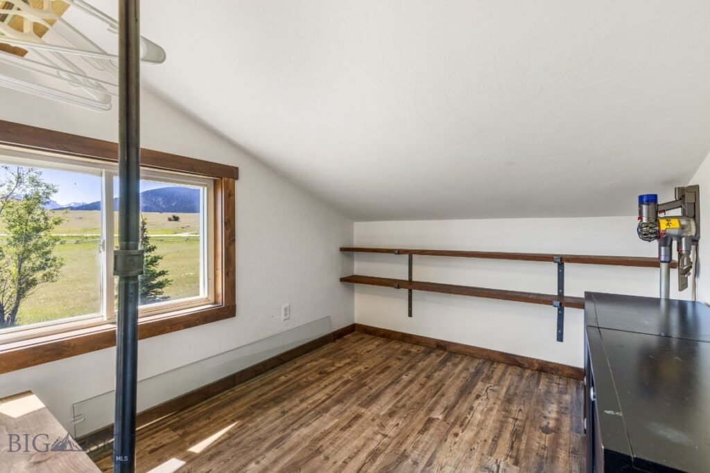 30 Wineglass Loop N, Livingston MT 59047