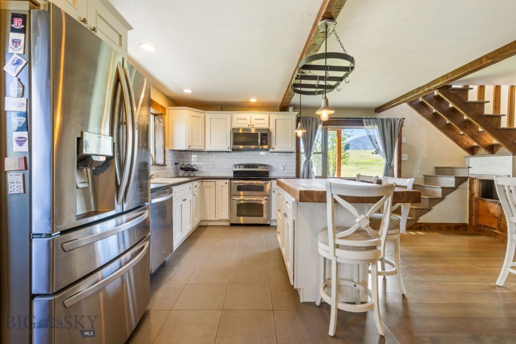 30 Wineglass Loop N, Livingston MT 59047