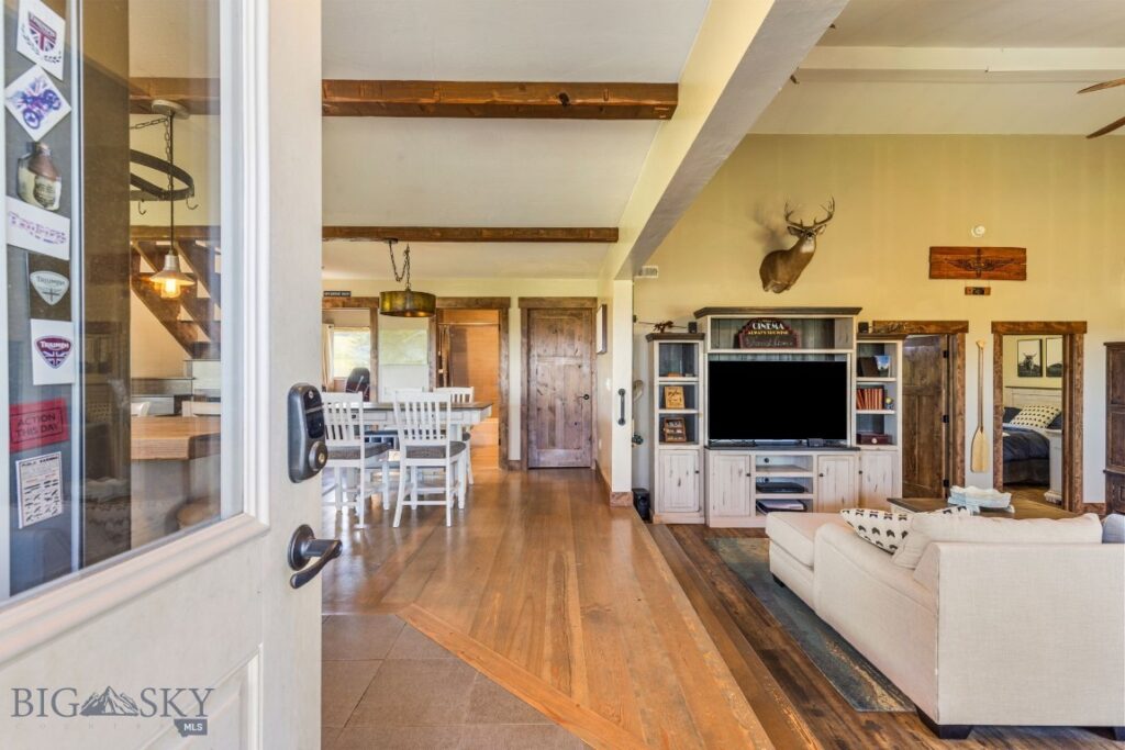30 Wineglass Loop N, Livingston MT 59047
