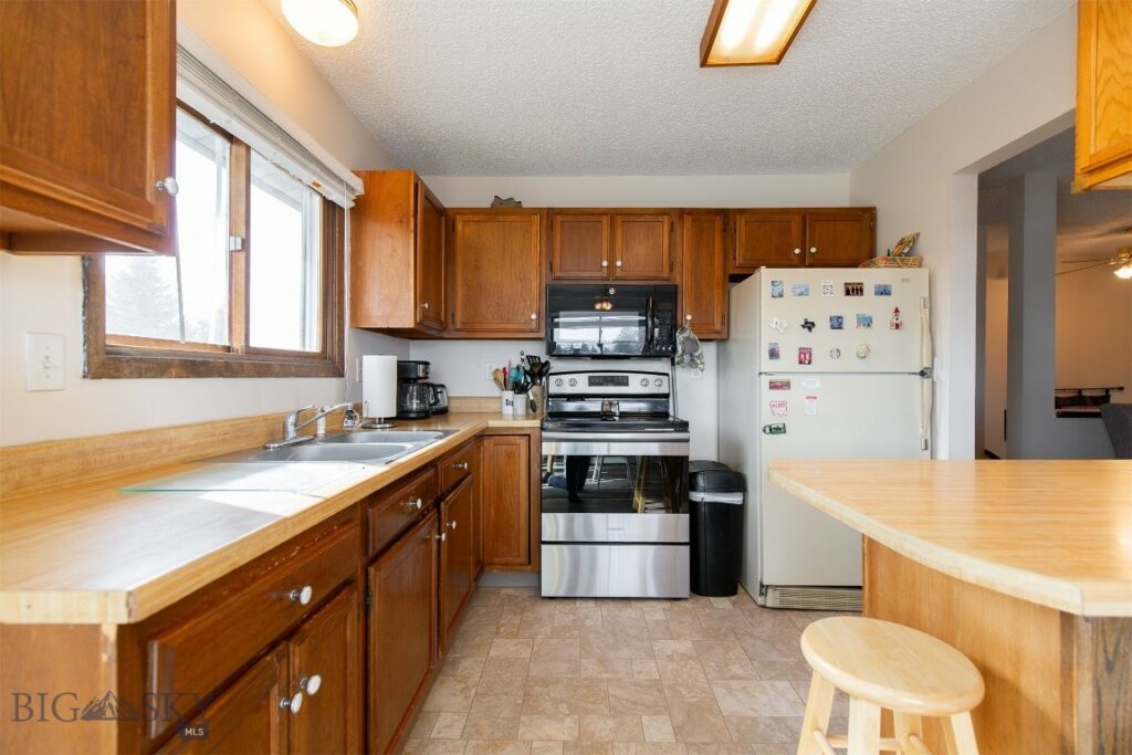 300 McEwen Drive, Belgrade MT 59714