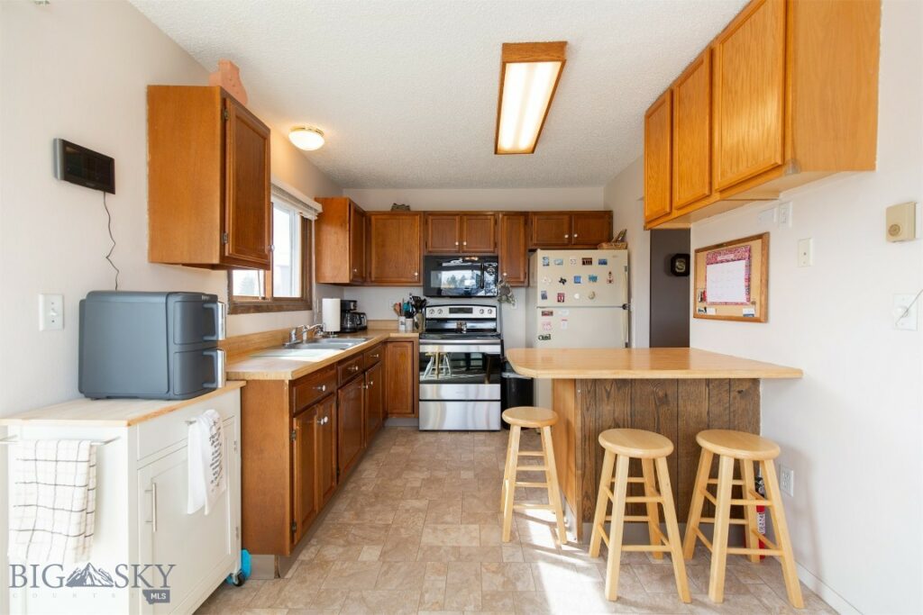 300 McEwen Drive, Belgrade MT 59714