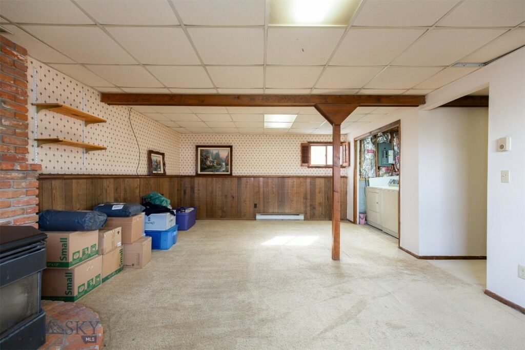 300 McEwen Drive, Belgrade MT 59714
