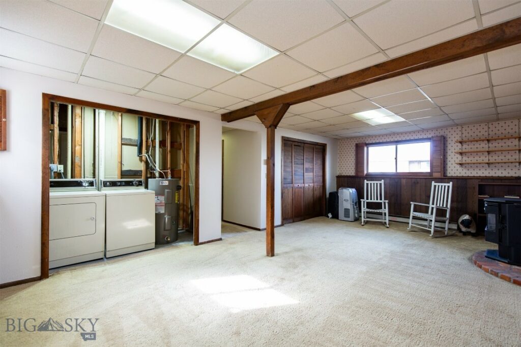 300 McEwen Drive, Belgrade MT 59714