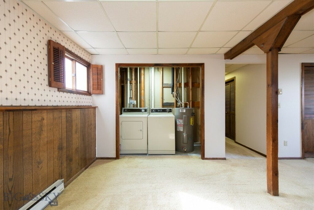 300 McEwen Drive, Belgrade MT 59714
