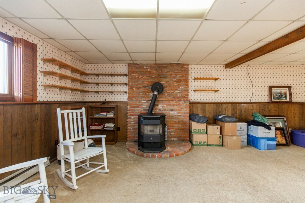 300 McEwen Drive, Belgrade MT 59714