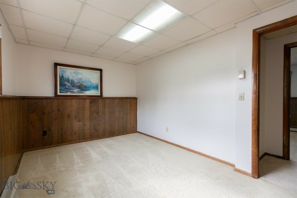 300 McEwen Drive, Belgrade MT 59714