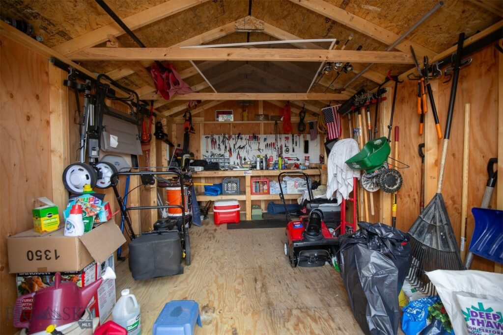 300 McEwen Drive, Belgrade MT 59714