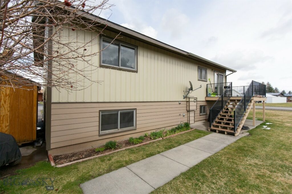 300 McEwen Drive, Belgrade MT 59714