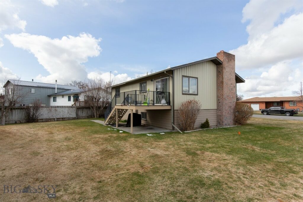 300 McEwen Drive, Belgrade MT 59714