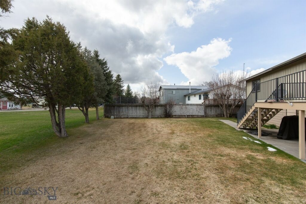 300 McEwen Drive, Belgrade MT 59714