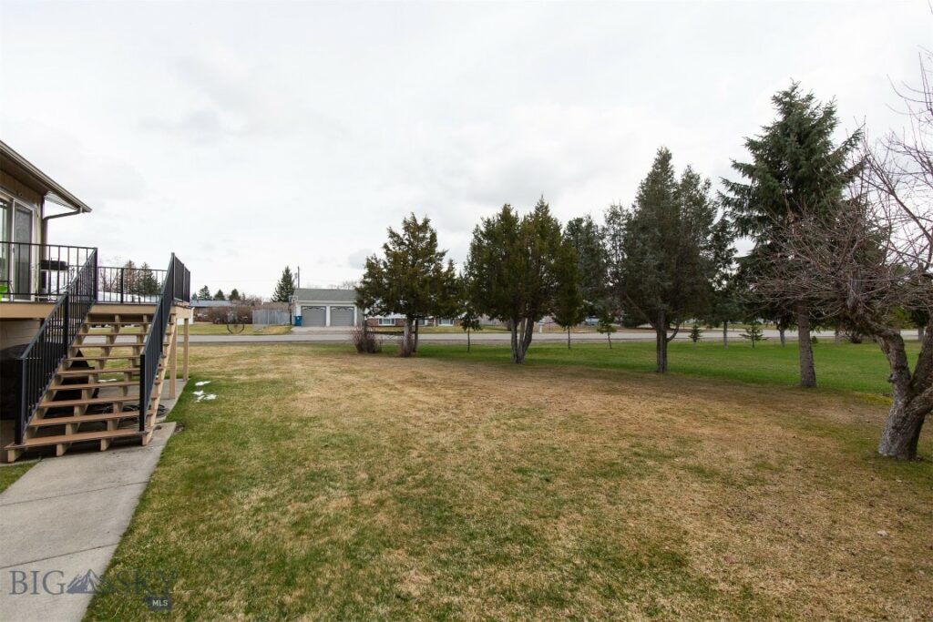 300 McEwen Drive, Belgrade MT 59714