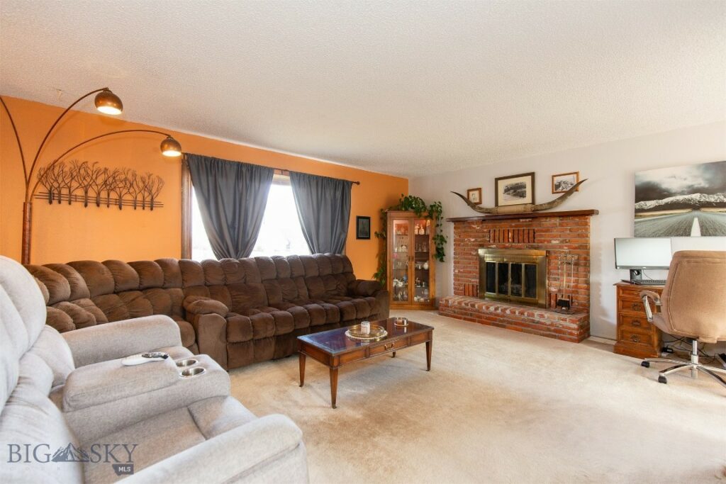 300 McEwen Drive, Belgrade MT 59714