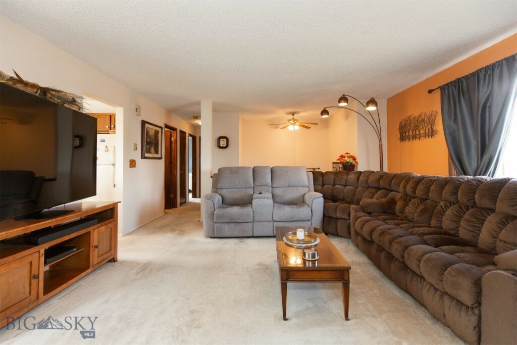 300 McEwen Drive, Belgrade MT 59714