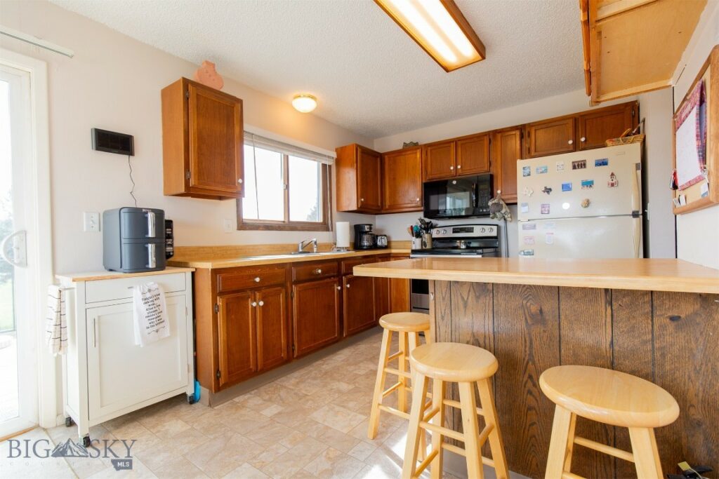 300 McEwen Drive, Belgrade MT 59714