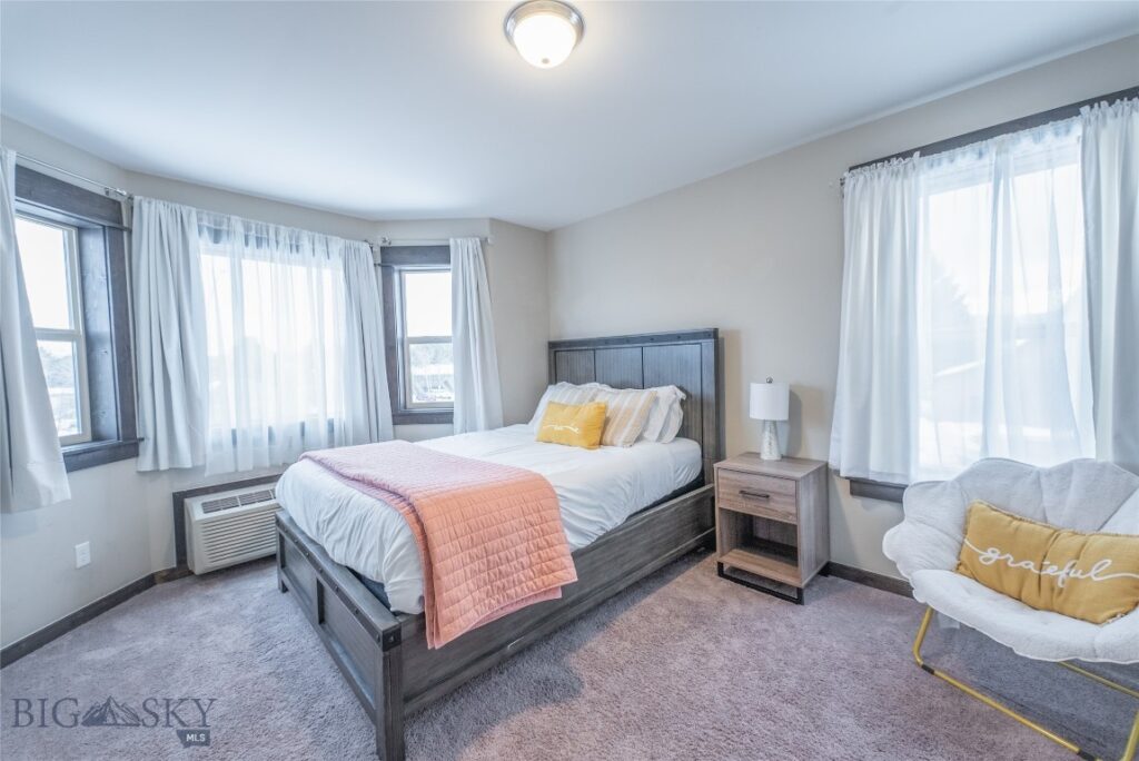 303 S 19th Avenue, Bozeman MT 59718