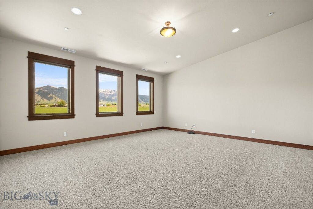 306 Glenbrook Lane, Belgrade MT 59714