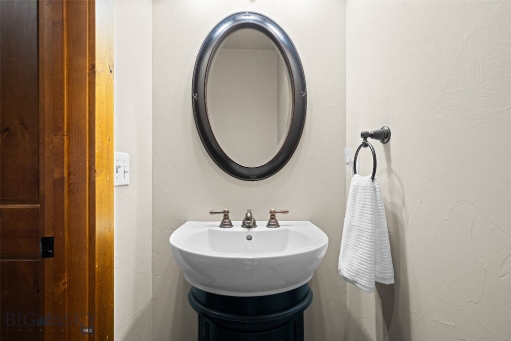 306 Glenbrook Lane, Belgrade MT 59714