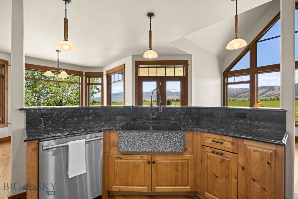 306 Glenbrook Lane, Belgrade MT 59714