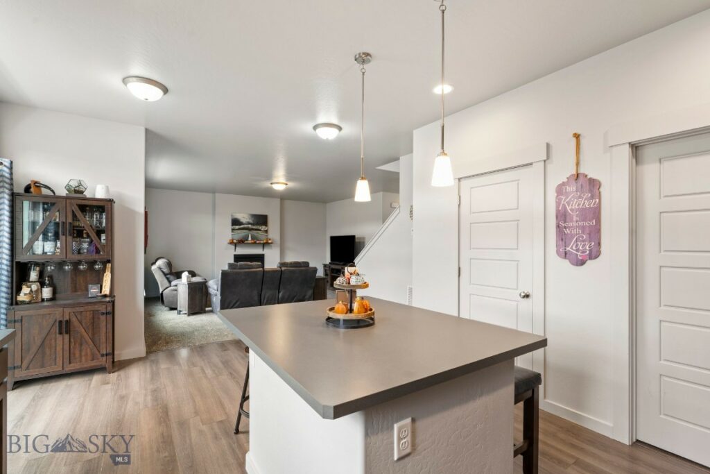 310 Rugged Creek Avenue, Belgrade MT 59714