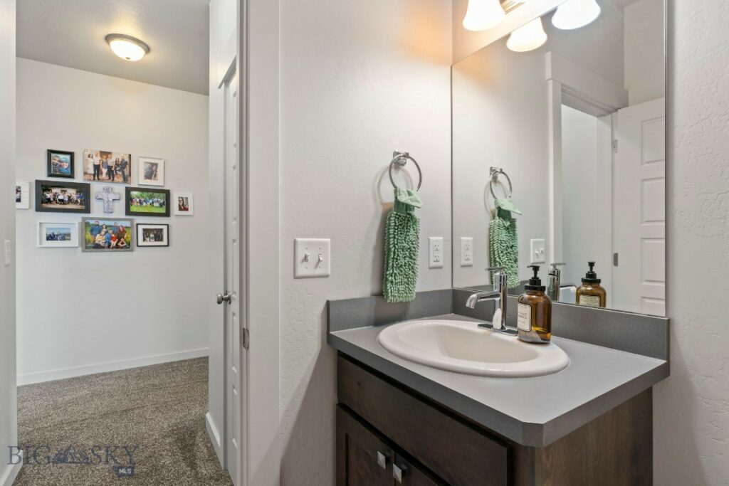 310 Rugged Creek Avenue, Belgrade MT 59714