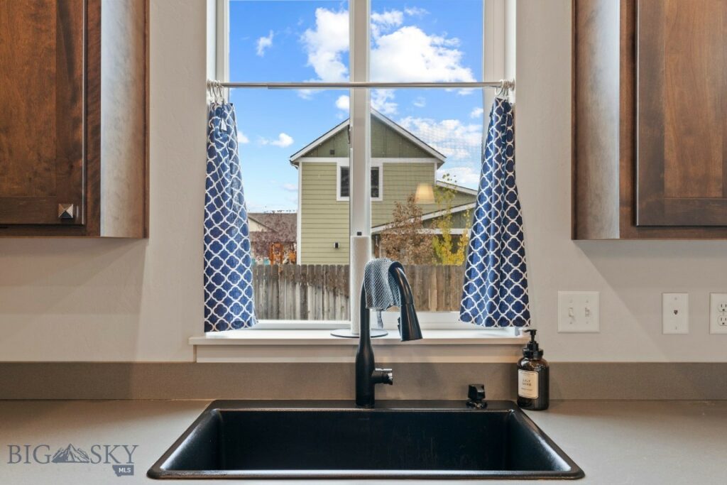 310 Rugged Creek Avenue, Belgrade MT 59714