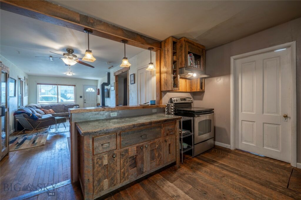 311 S B Street, Livingston MT 59047