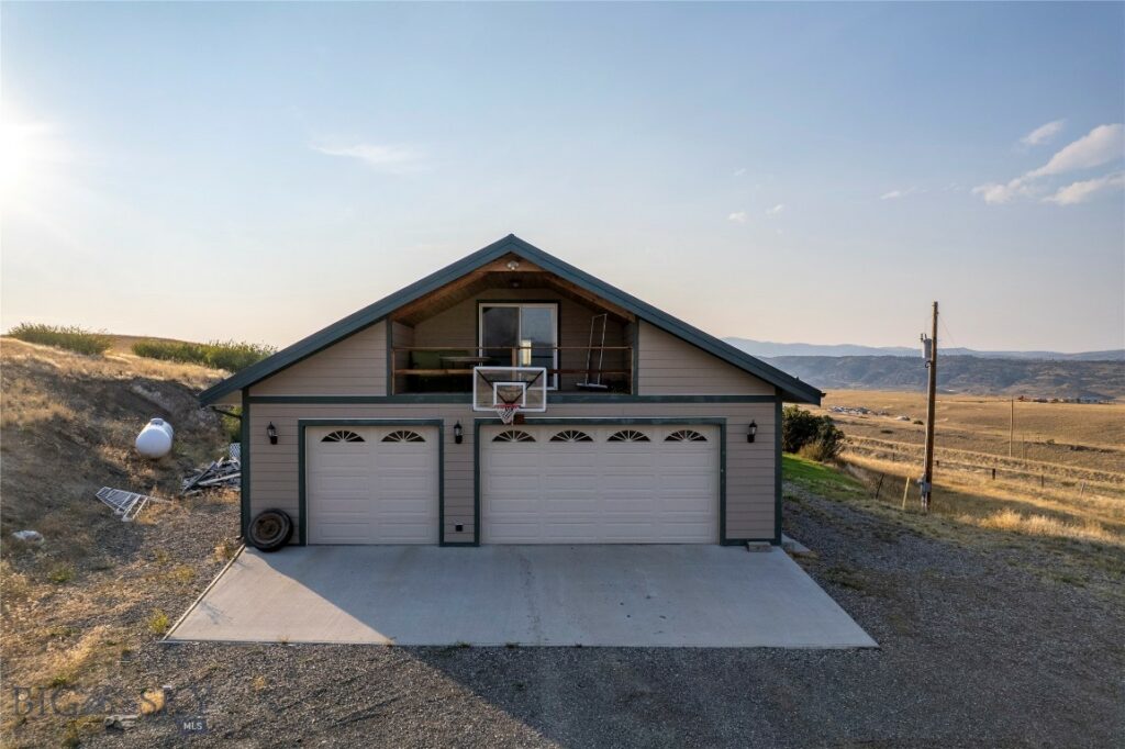32 Prairie Dog Road, Livingston MT 59047