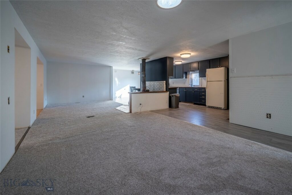 32 Prairie Dog Road, Livingston MT 59047