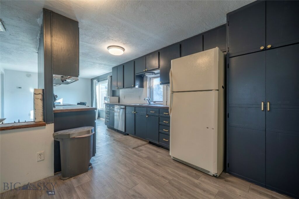 32 Prairie Dog Road, Livingston MT 59047
