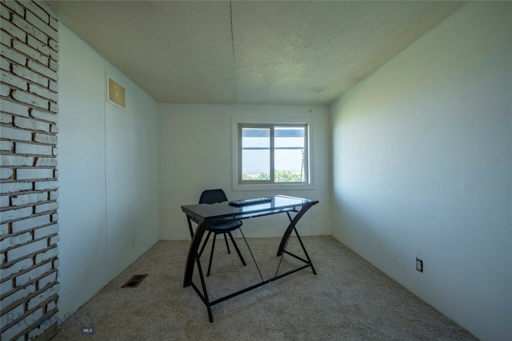 32 Prairie Dog Road, Livingston MT 59047