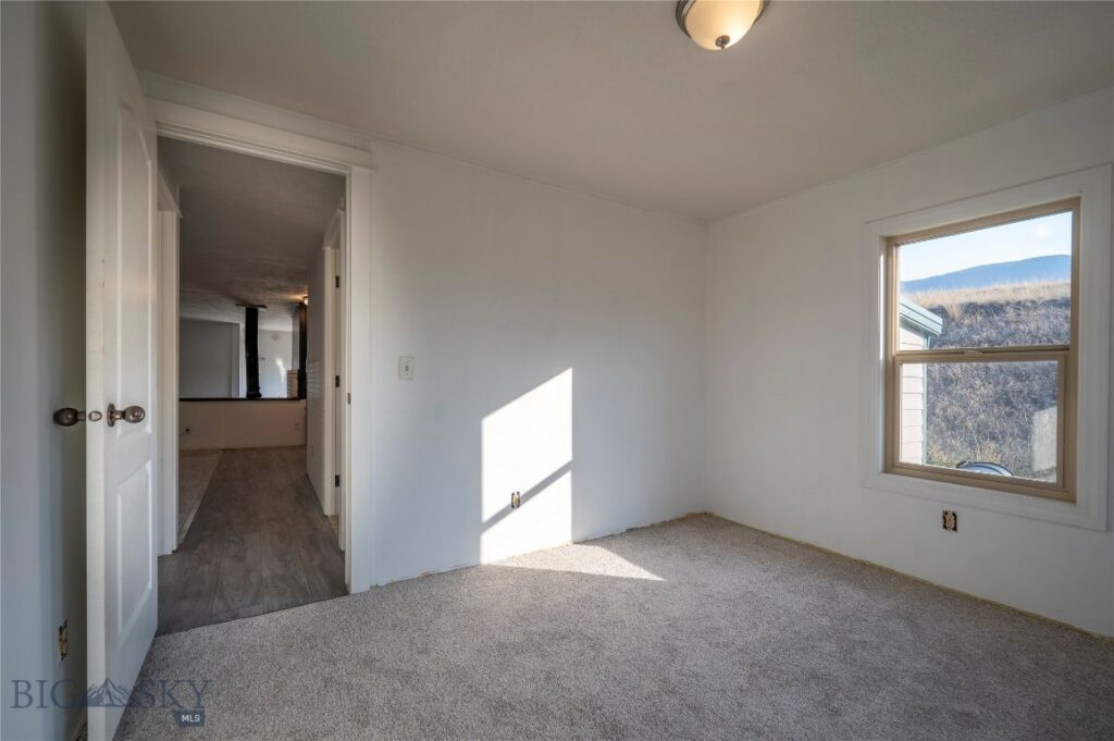 32 Prairie Dog Road, Livingston MT 59047