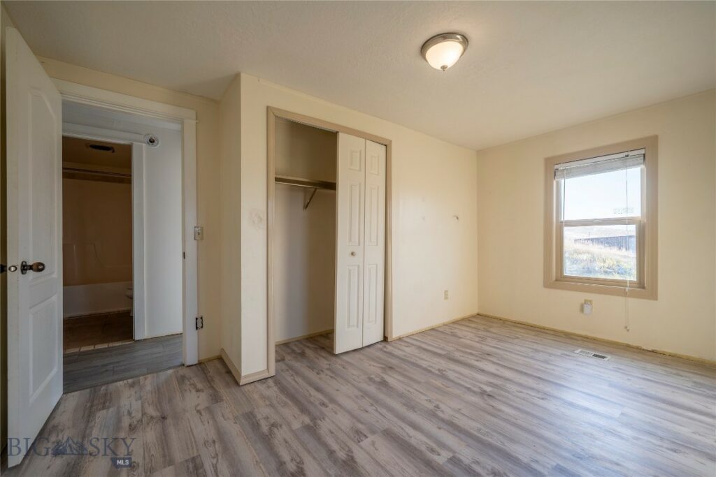 32 Prairie Dog Road, Livingston MT 59047