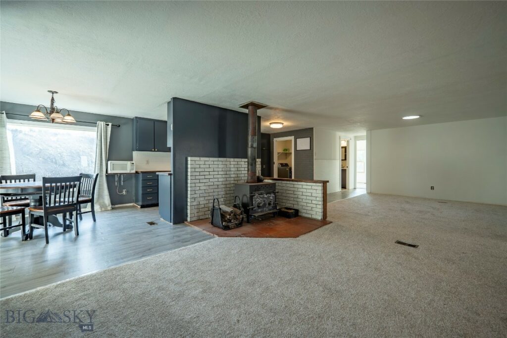 32 Prairie Dog Road, Livingston MT 59047