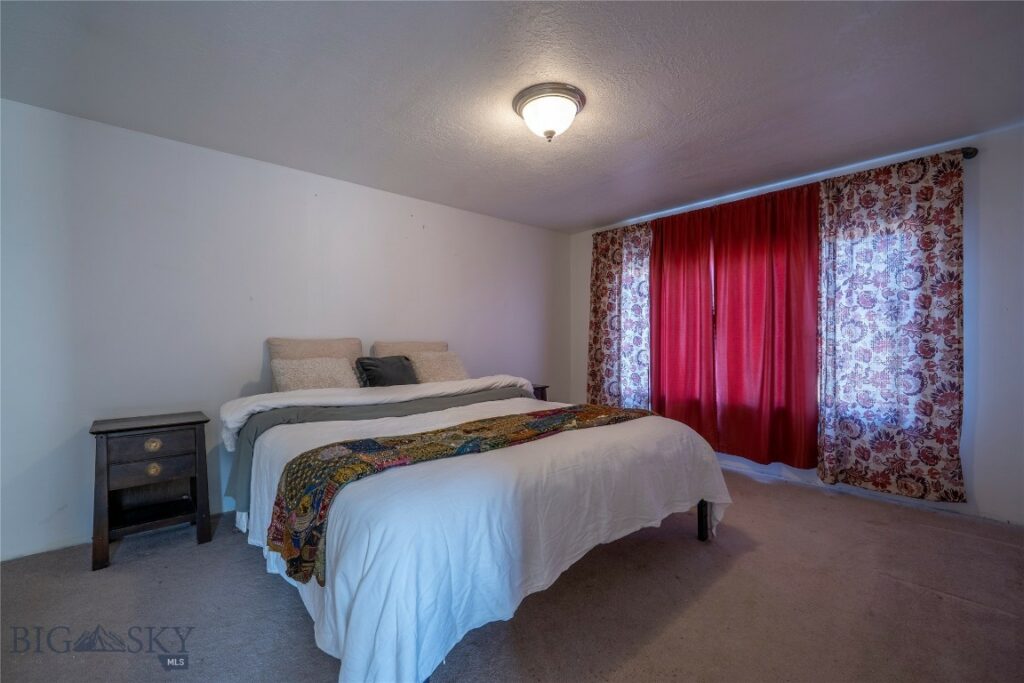 32 Prairie Dog Road, Livingston MT 59047