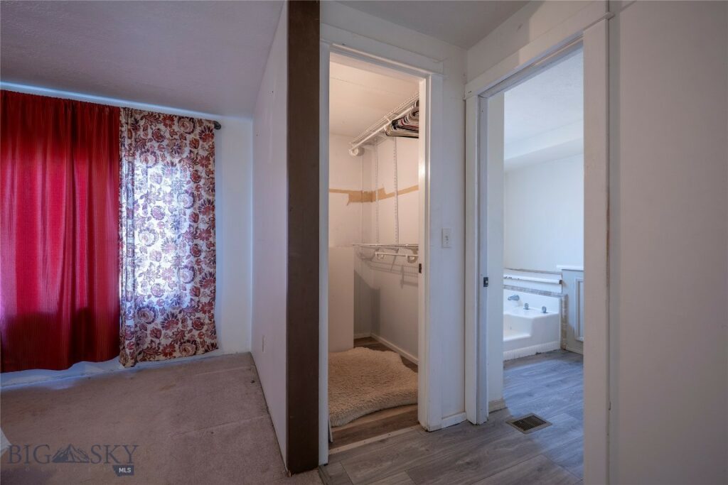 32 Prairie Dog Road, Livingston MT 59047