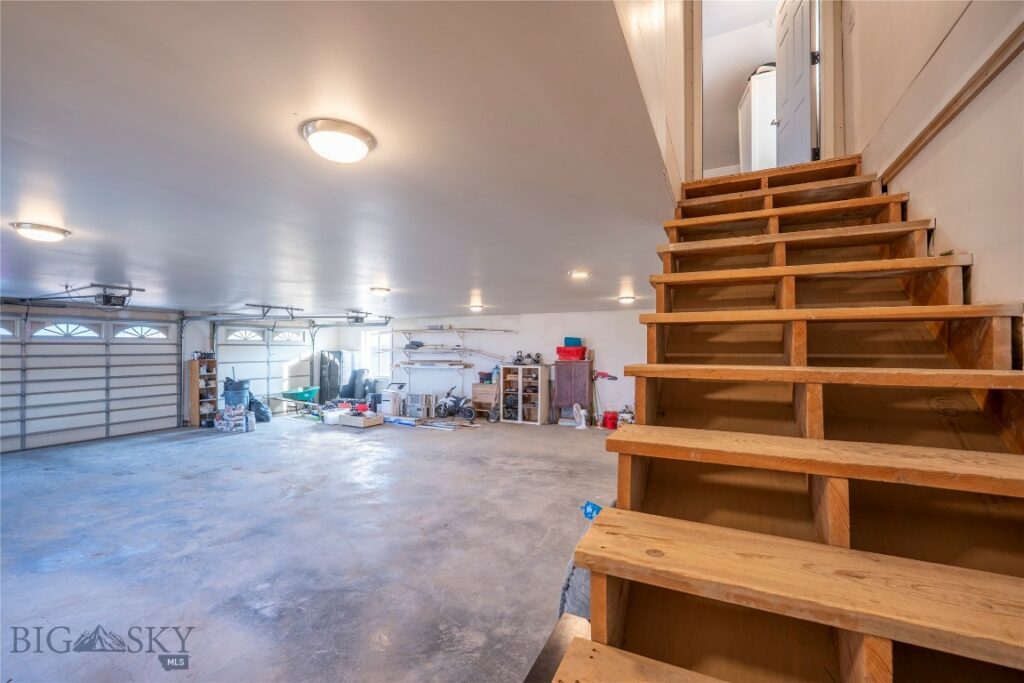 32 Prairie Dog Road, Livingston MT 59047