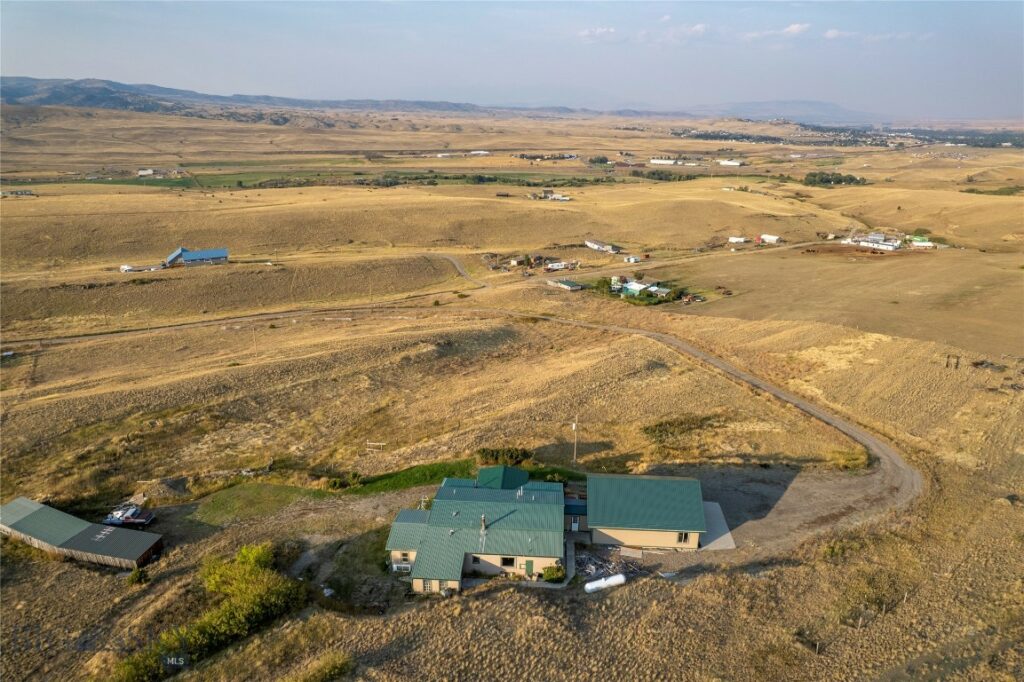 32 Prairie Dog Road, Livingston MT 59047