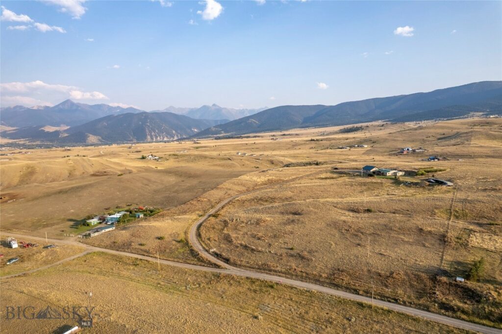 32 Prairie Dog Road, Livingston MT 59047