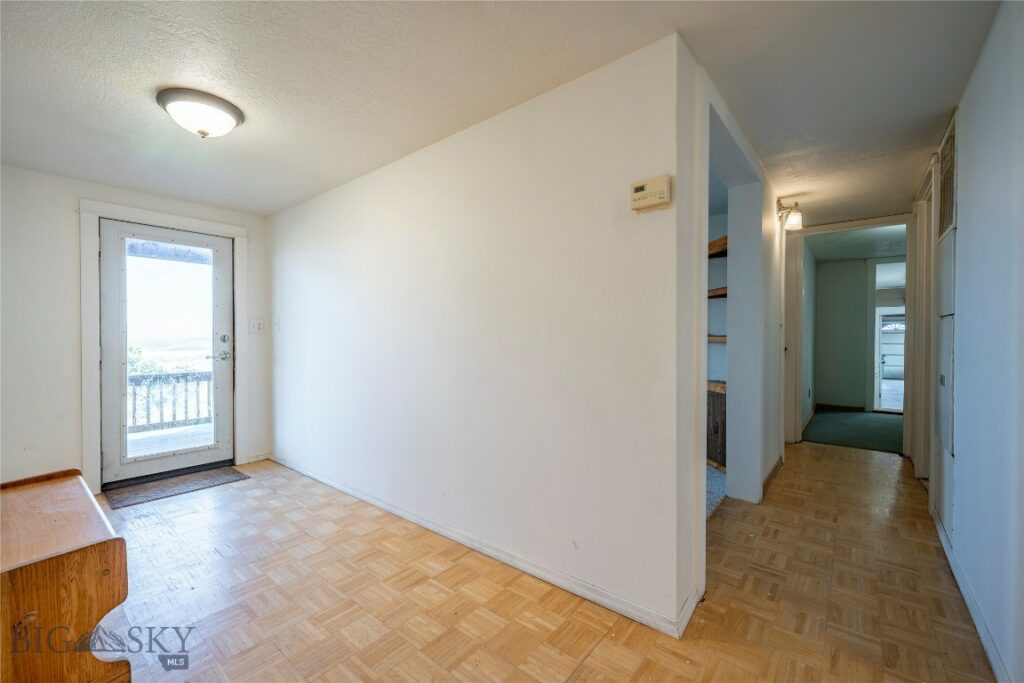 32 Prairie Dog Road, Livingston MT 59047