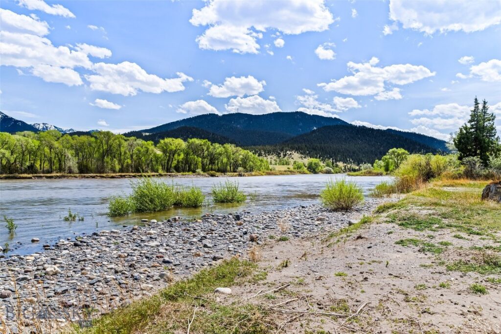 32 Strong Lane, Livingston MT 59047