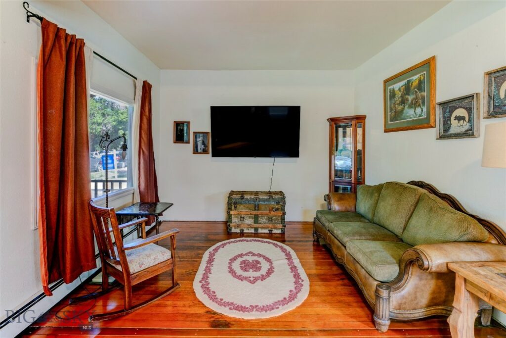 320 N 2nd Street, Livingston MT 59047